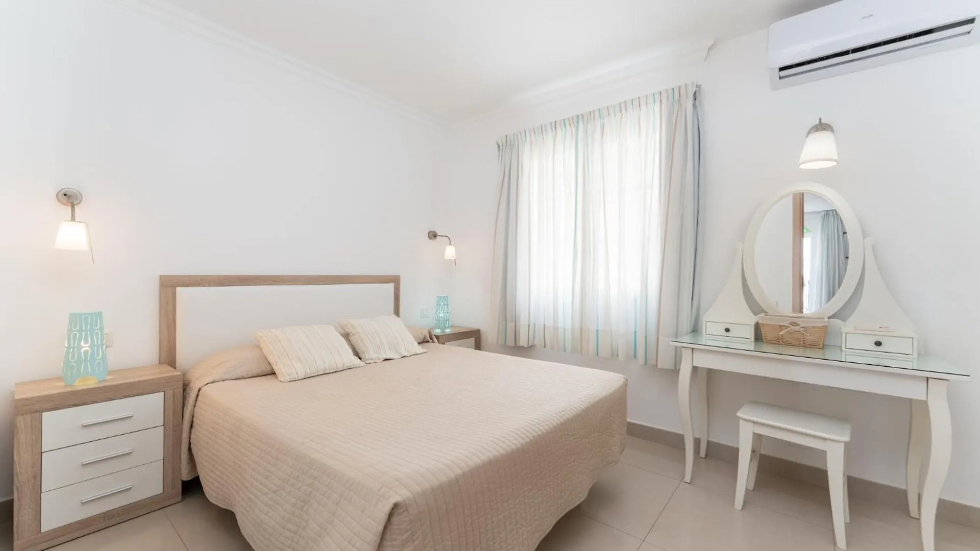 Billy'S Puerto De Mogan Apartments By Livvo